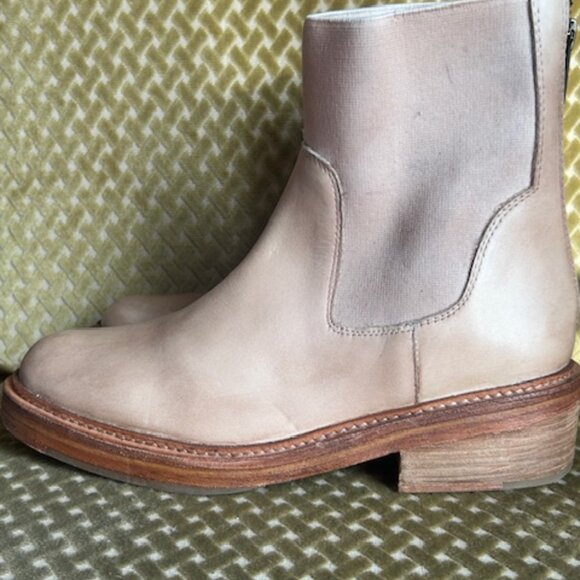 FREE PEOPLE Arlo Santa Fe Lush Natural Tan Elastic Croc Chelsea Boots - Picture 5 of 16